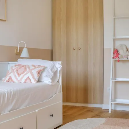 Moderne Pour 8 Personnes - Vue Sur ! Βίλα
