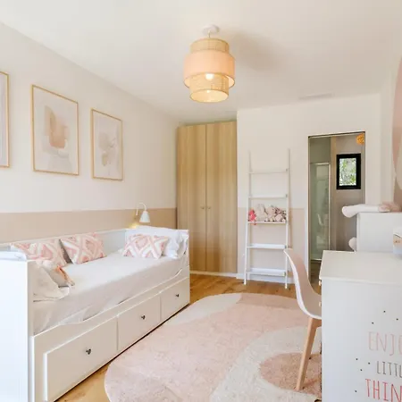 Moderne Pour 8 Personnes - Vue Sur !