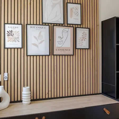 Moderne Pour 8 Personnes - Vue Sur ! Villa Nice