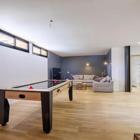 Moderne Pour 8 Personnes - Vue Sur !