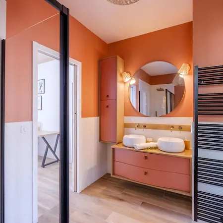 Moderne Pour 8 Personnes - Vue Sur ! Villa Nice