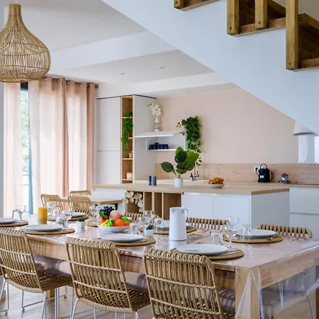 Villa Moderne Pour 8 Personnes - Vue Sur !