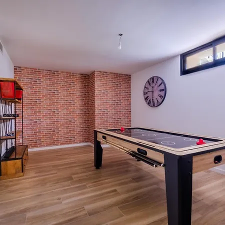 Moderne Pour 8 Personnes - Vue Sur ! Nizza