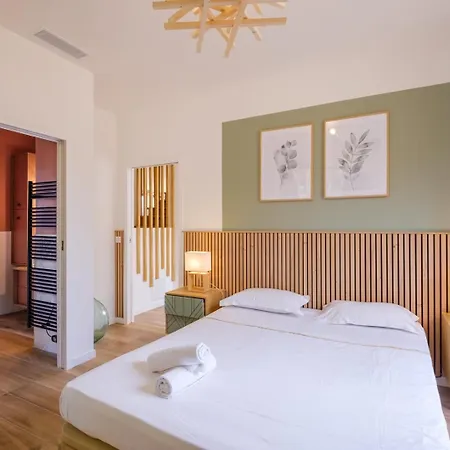 Moderne Pour 8 Personnes - Vue Sur ! Nizza