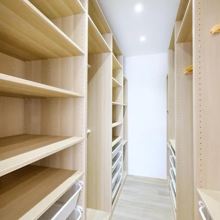 Moderne Pour 8 Personnes - Vue Sur ! Villa Nizza