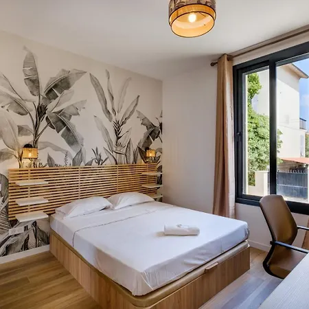 Moderne Pour 8 Personnes - Vue Sur ! Villa Nizza